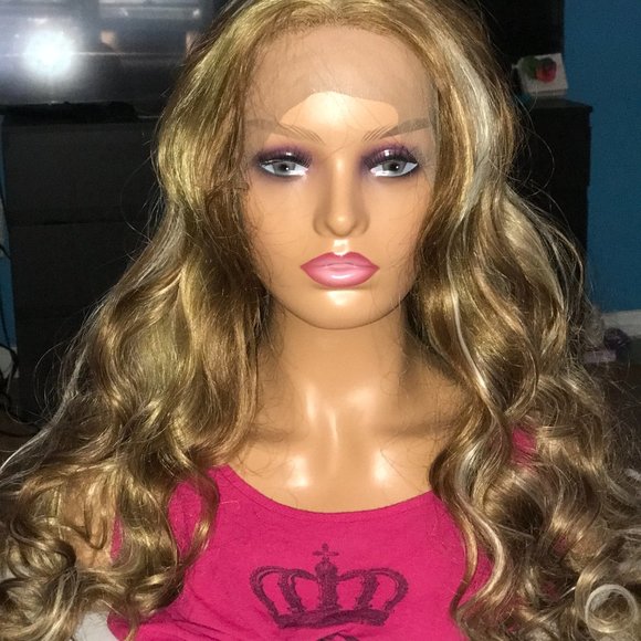 Beautiful Lace Front Wig, Light Brown/Blonde Mix, long 26 inches - Picture 8 of 10